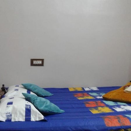 The Lovely Room Calcutta Buitenkant foto