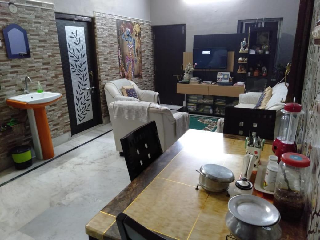 The Lovely Room Calcutta Buitenkant foto