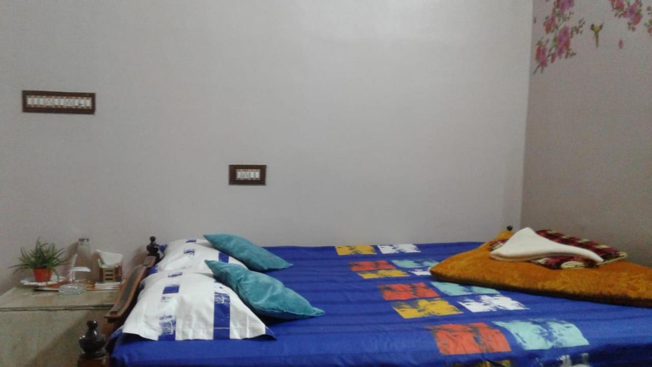 The Lovely Room Calcutta Buitenkant foto